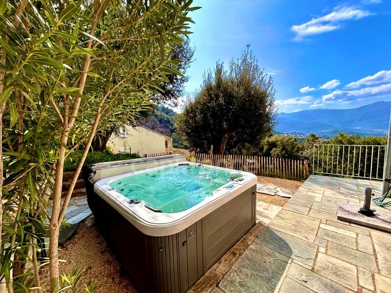 Villa - 162 m² - 6 pièces