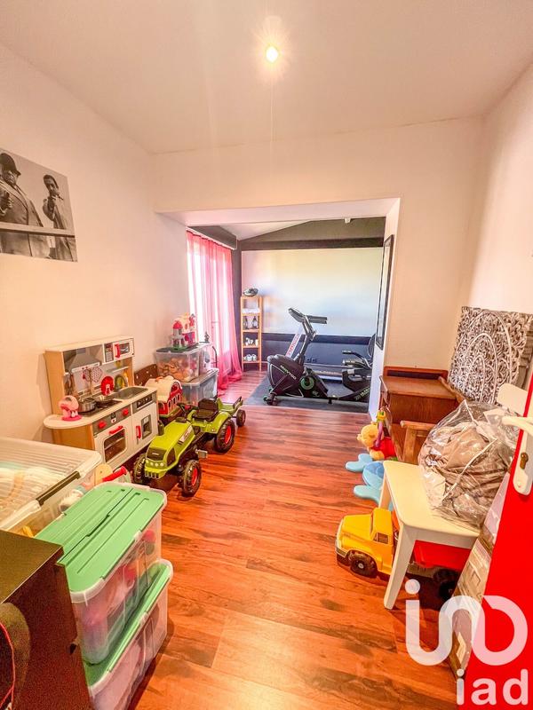 Maison - 220 m² - 8 pièces