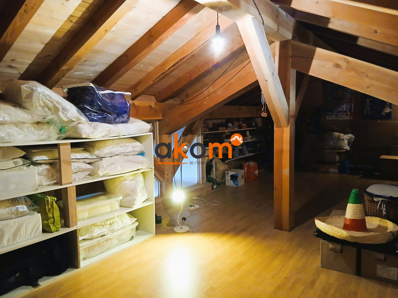 Châlet - 244 m² - 8 pièces