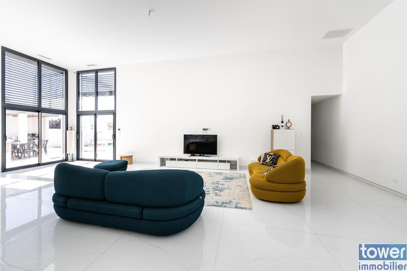 Maison - 200 m² - 6 pièces