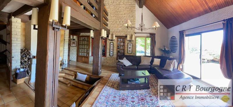 Maison - 374 m² - 9 pièces