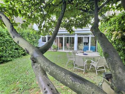 Maison - 212 m² - 8 pièces