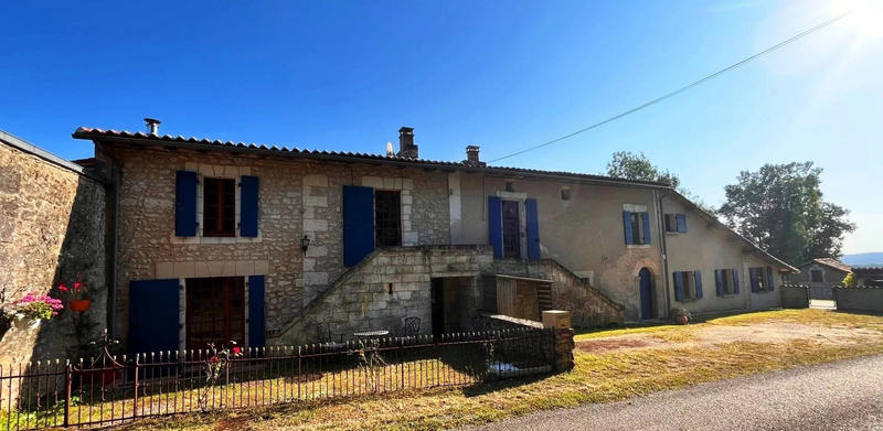 Maison traditionnelle - 157 m² - 8 pièces