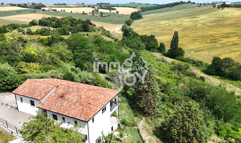 Villa - 224 m² - 6 pièces