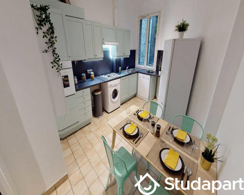 Chambre - 100 m² - 1 pièce