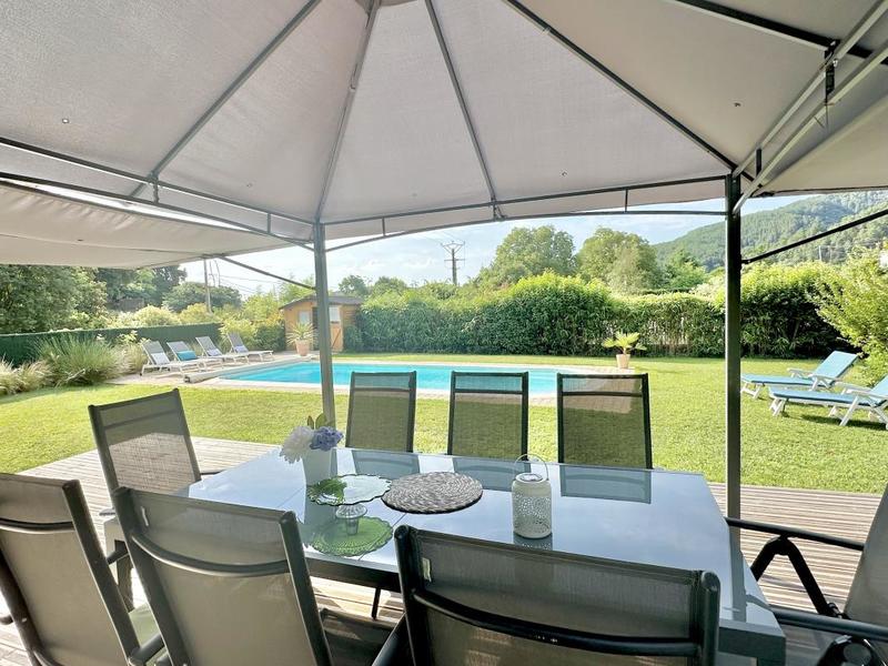 Maison - 221 m² - 7 pièces