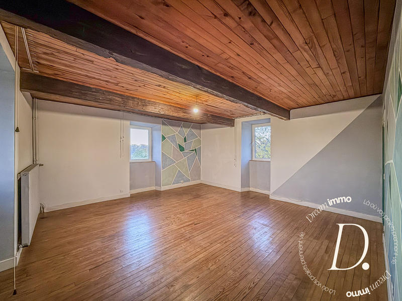 Maison - 230 m² - 7 pièces