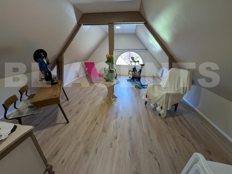 Maison traditionnelle - 176 m² - 6 pièces