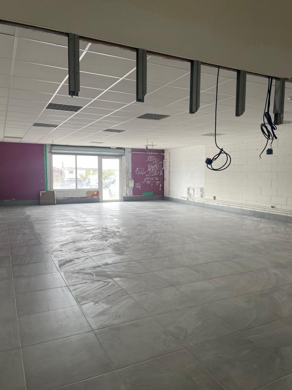 Local commercial - 115 m²