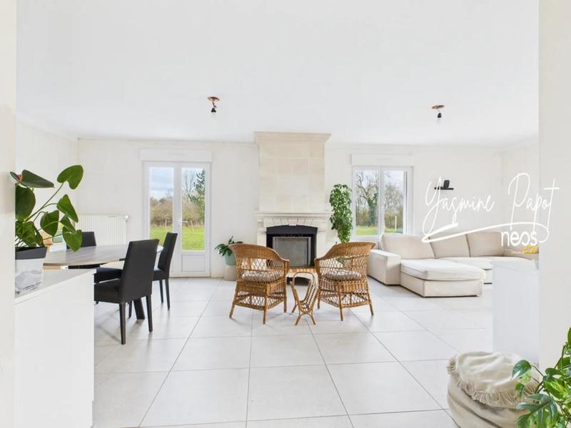 Maison - 220 m² - 8 pièces