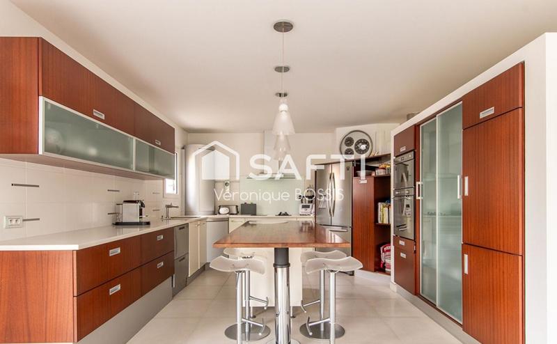 Villa - 236 m² - 8 pièces