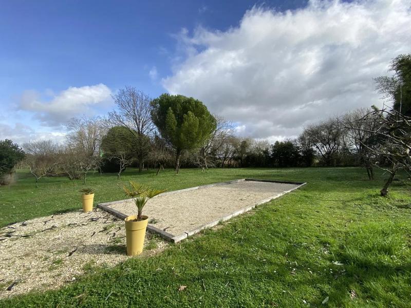 Maison - 361 m² - 15 pièces