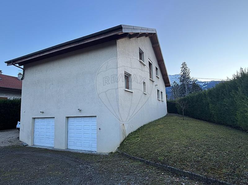 Maison - 197 m² - 6 pièces