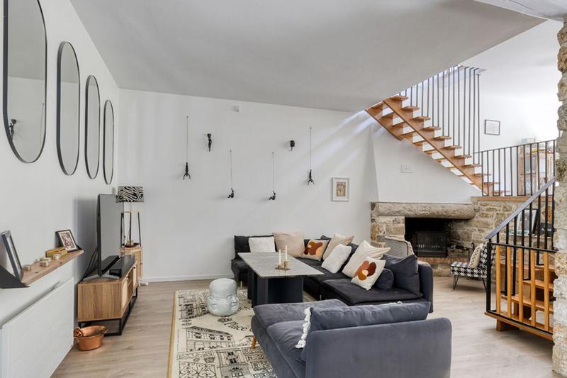 Maison - 233 m² - 8 pièces