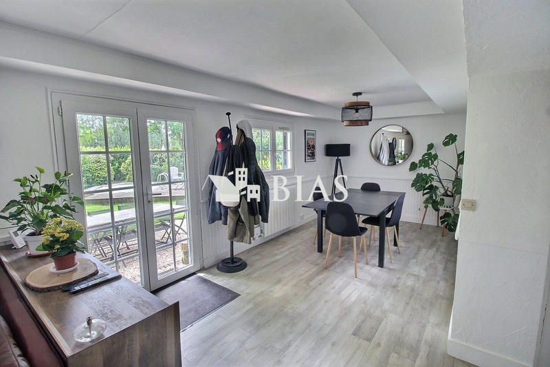 Maison - 82 m² - 6 pièces