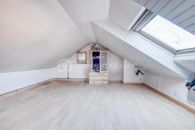 Maison - 93 m² - 5 pièces