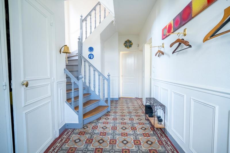 Maison - 180 m² - 7 pièces