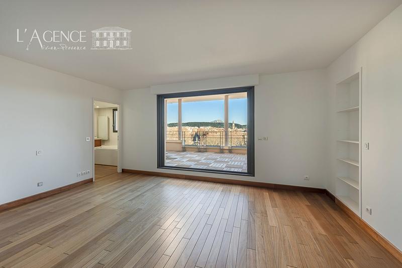 Appartement - 250 m² - 5 pièces