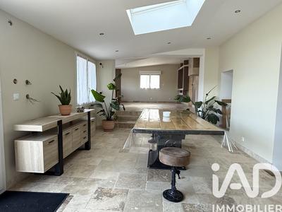 Maison - 254 m² - 8 pièces