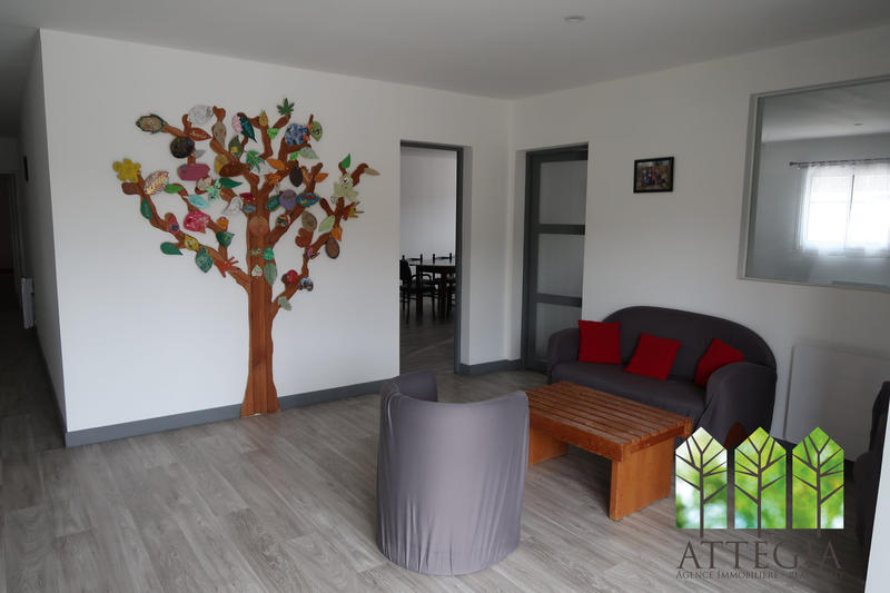 Maison - 966 m² - 20 pièces