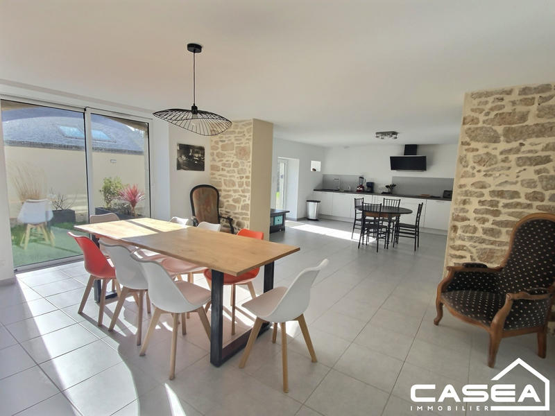 Maison ancienne - 300 m² - 15 pièces