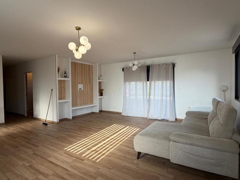 Maison - 93 m² - 4 pièces