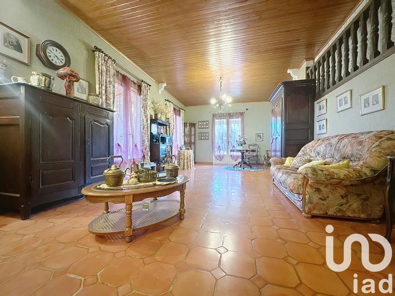 Maison - 236 m² - 7 pièces