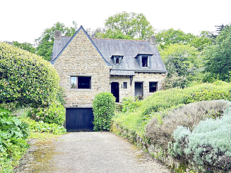 Maison - 132 m² - 9 pièces