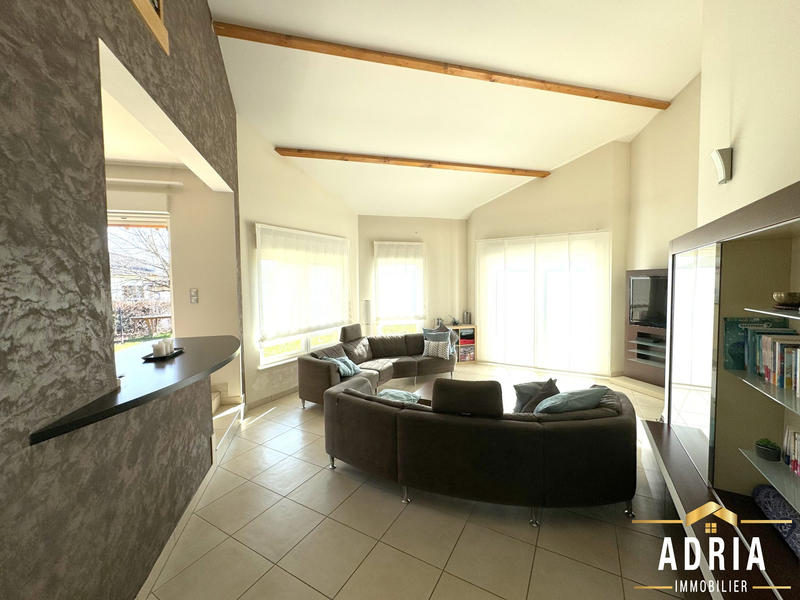 Maison - 196 m² - 7 pièces