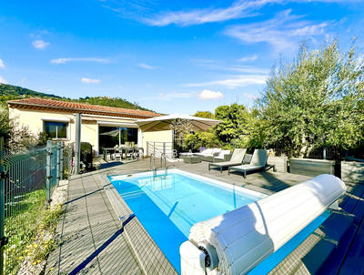 Maison - 137 m² - 5 pièces