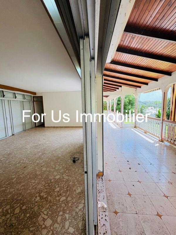 Maison - 262 m² - 8 pièces