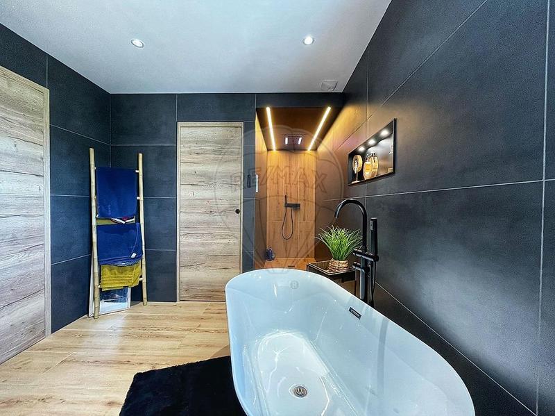 Maison - 150 m² - 5 pièces