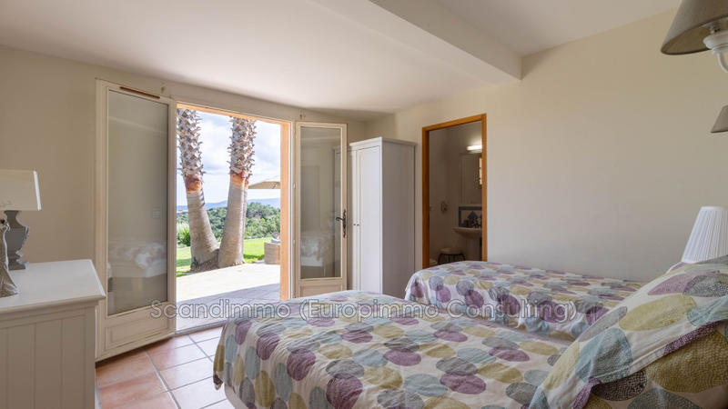 Maison - 180 m² - 5 pièces