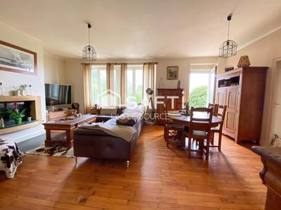 Maison - 223 m² - 8 pièces