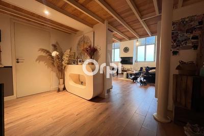 Loft - 80 m² - 3 pièces