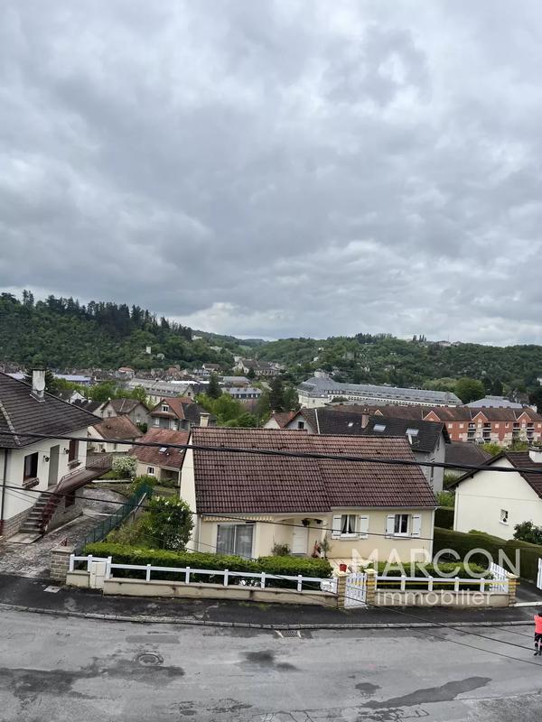 Maison - 186 m² - 10 pièces