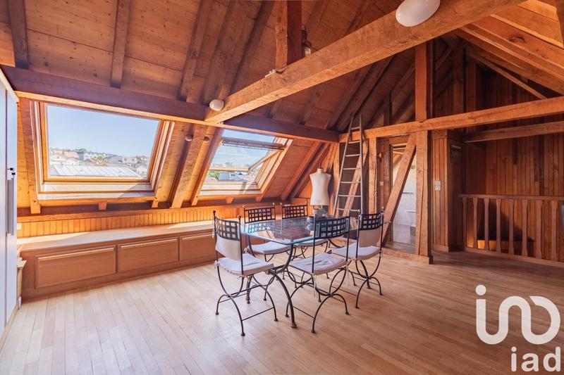 Maison - 250 m² - 7 pièces