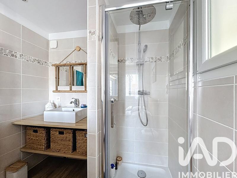 Maison - 185 m² - 8 pièces