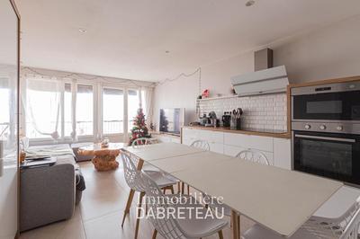Appartement - 92 m² - 4 pièces