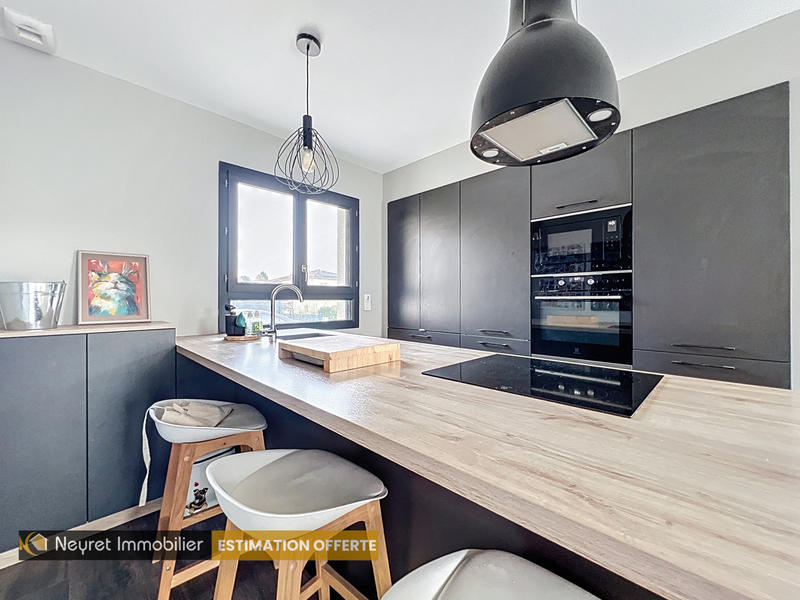 Maison - 121 m² - 5 pièces