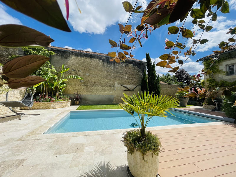 Maison - 267 m² - 7 pièces