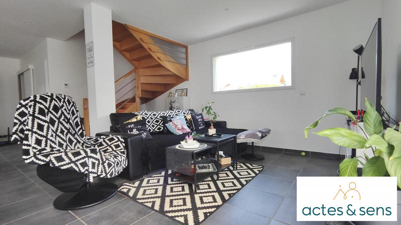 Maison - 106 m² - 5 pièces