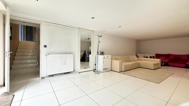 Maison - 353 m² - 7 pièces