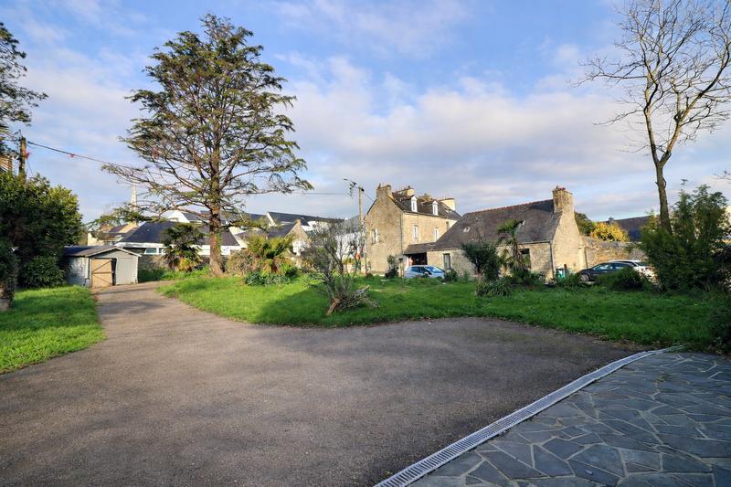 Maison - 220 m² - 8 pièces