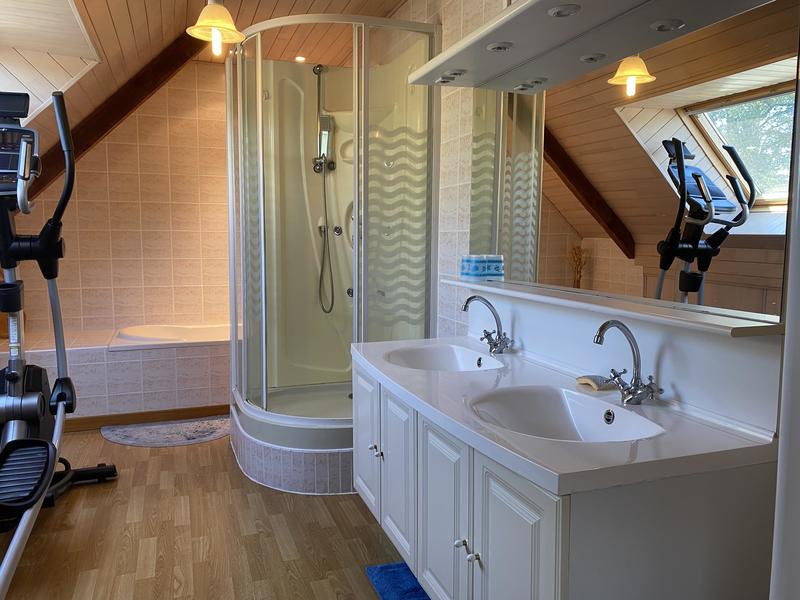 Maison - 251 m² - 8 pièces