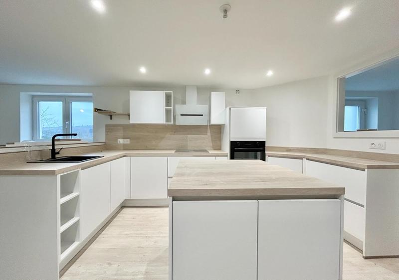 Maison - 226 m² - 8 pièces