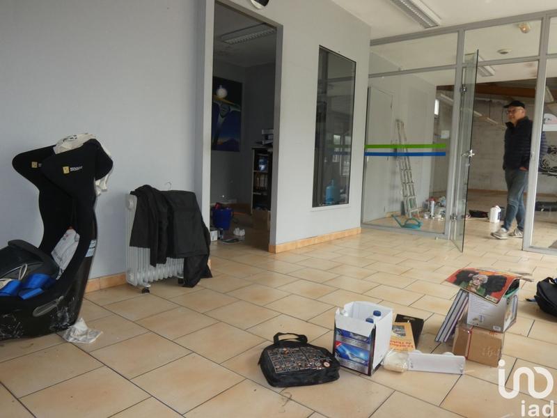 Local commercial - 684 m²