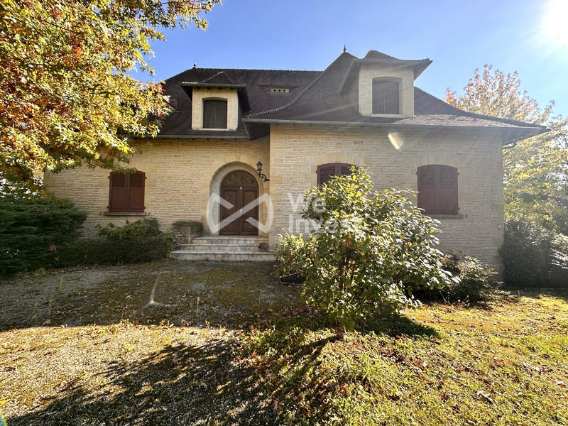 Maison - 206 m² - 8 pièces