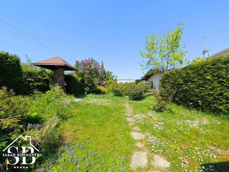 Maison - 334 m² - 10 pièces