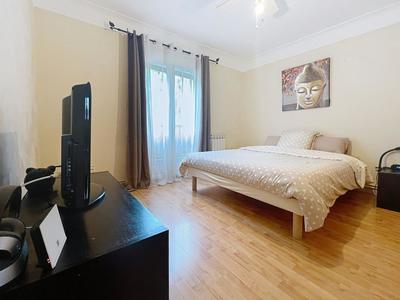 Appartement - 77 m² - 4 pièces